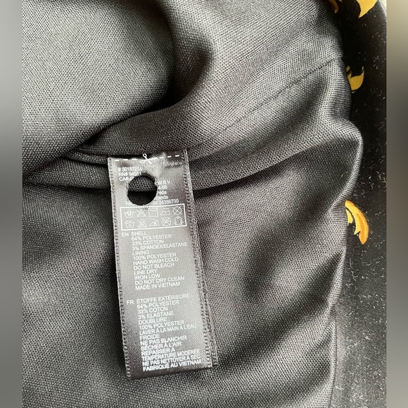 Size: M. 🤩 Eye-catching Blazer. 64% polyester/33% cotton. Worn 1x- like new! - Picture 8 of 9